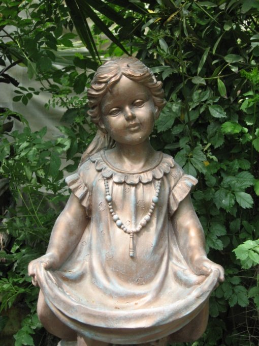 FIGURAS ORNAMENTALES Niña Descalza - Imagen 2